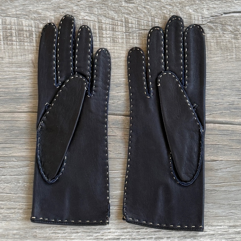 Vintage Leather Whipstitched Driving Gloves in Navy (size XS) - Picture 3 of 11